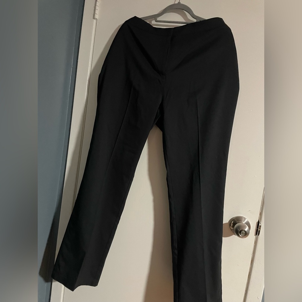 BNWT Maggie Lane Women’s Black Golf Pants Size 16